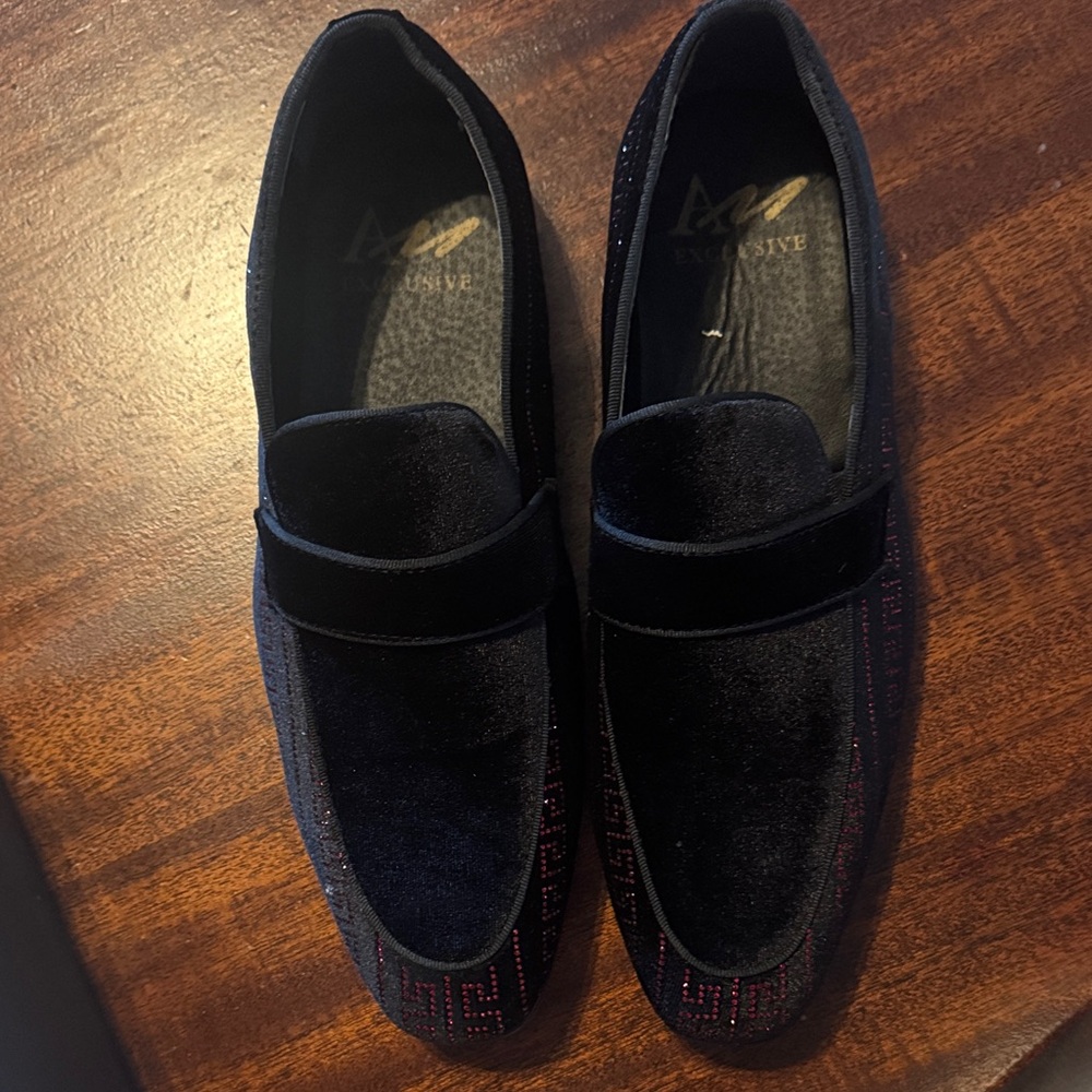 Men's Black & Red Accent Velvet Loafers